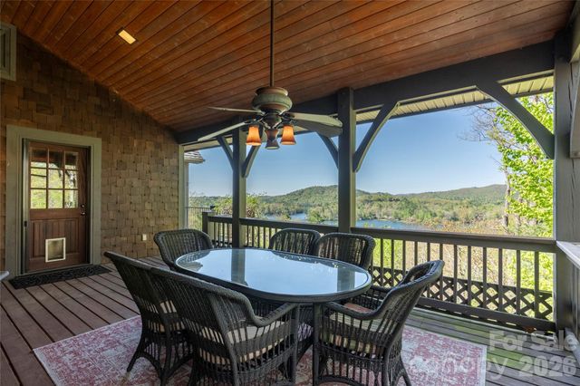 601 Hawk Mountain Road, Lake Toxaway, NC 28747