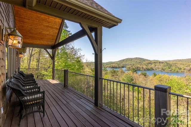 601 Hawk Mountain Road, Lake Toxaway, NC 28747