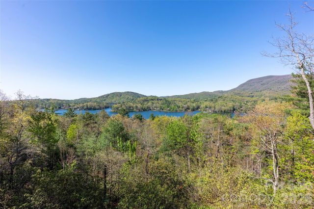 601 Hawk Mountain Road, Lake Toxaway, NC 28747