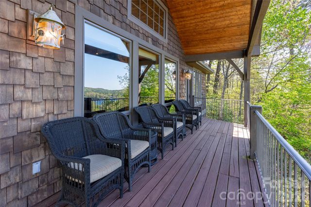 601 Hawk Mountain Road, Lake Toxaway, NC 28747