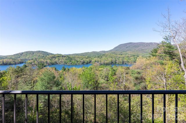 601 Hawk Mountain Road, Lake Toxaway, NC 28747