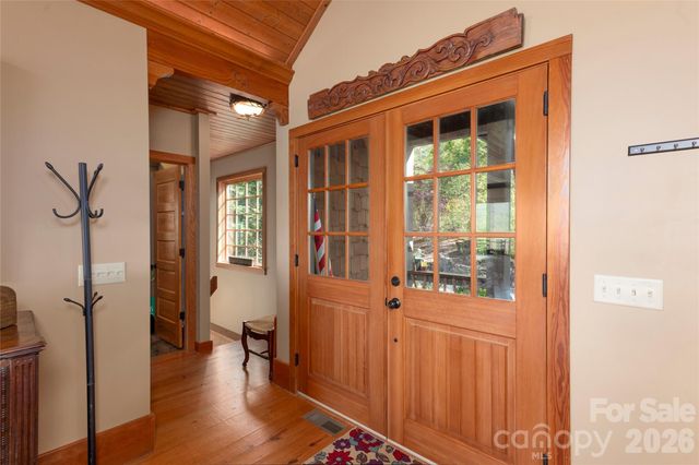601 Hawk Mountain Road, Lake Toxaway, NC 28747