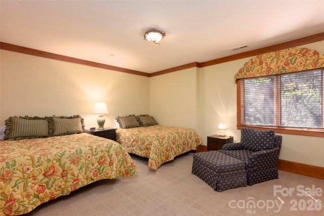 601 Hawk Mountain Road, Lake Toxaway, NC 28747