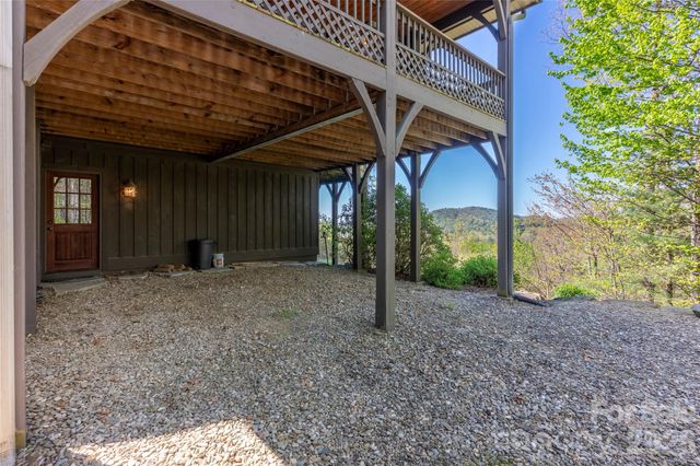601 Hawk Mountain Road, Lake Toxaway, NC 28747