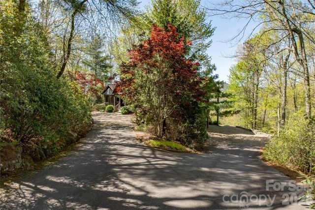 601 Hawk Mountain Road, Lake Toxaway, NC 28747