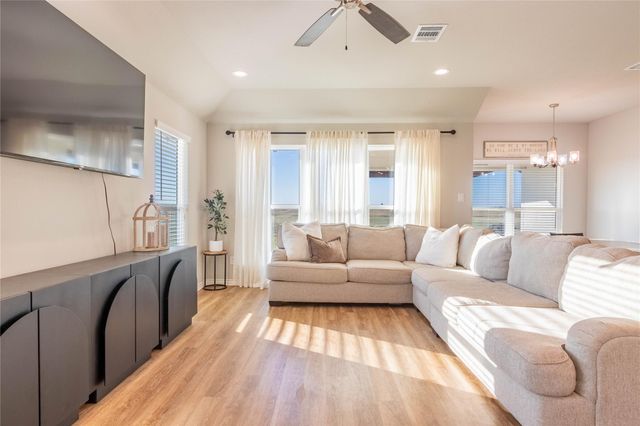 9403 County Road 272, Somerville, TX 77879