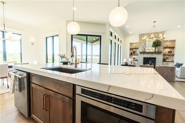 18904 Bella Terra Road, Pleasant Hill, MO 64080