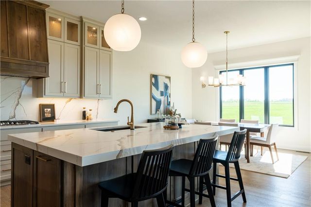 18904 Bella Terra Road, Pleasant Hill, MO 64080