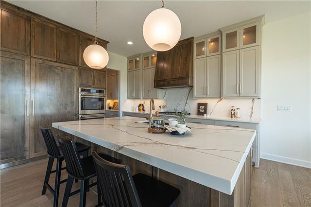 18904 Bella Terra Road, Pleasant Hill, MO 64080