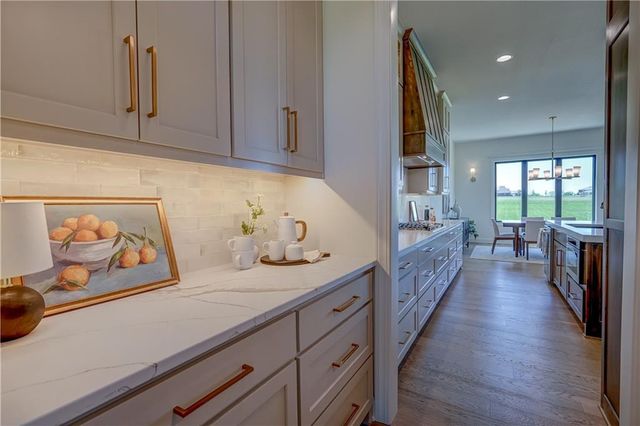 18904 Bella Terra Road, Pleasant Hill, MO 64080