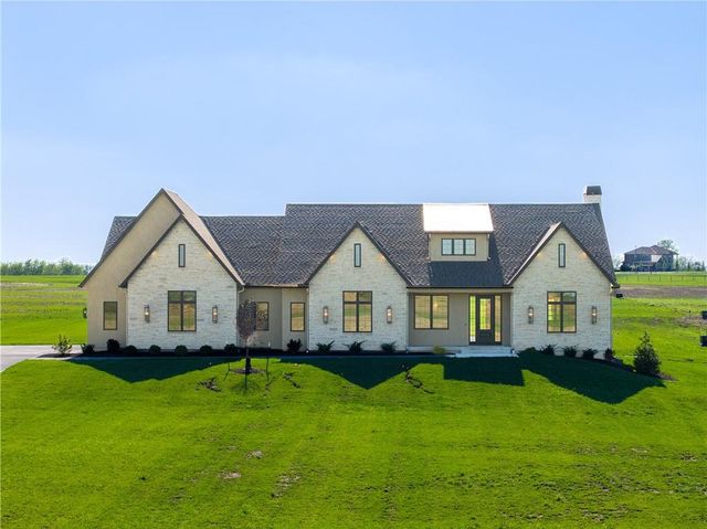 18904 Bella Terra Road, Pleasant Hill, MO 64080