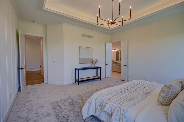 18904 Bella Terra Road, Pleasant Hill, MO 64080
