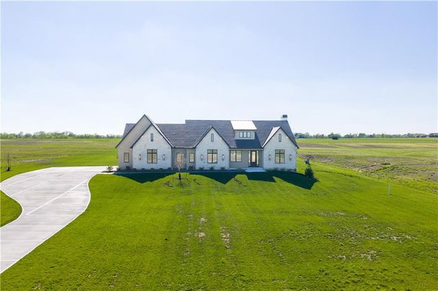 18904 Bella Terra Road, Pleasant Hill, MO 64080