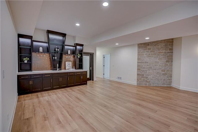 18904 Bella Terra Road, Pleasant Hill, MO 64080