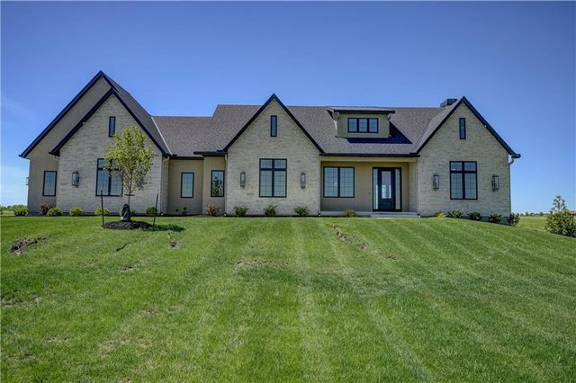 18904 Bella Terra Road, Pleasant Hill, MO 64080