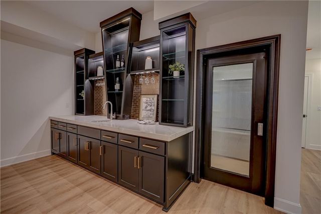 18904 Bella Terra Road, Pleasant Hill, MO 64080