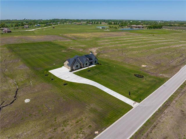 18904 Bella Terra Road, Pleasant Hill, MO 64080