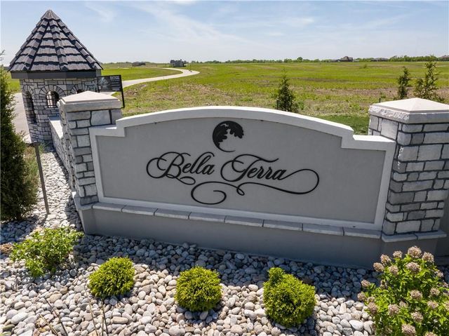 18904 Bella Terra Road, Pleasant Hill, MO 64080