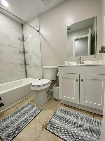 8024 CANDLEWOODE DRIVE, Largo, FL 33773