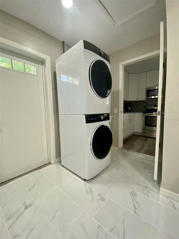 8024 CANDLEWOODE DRIVE, Largo, FL 33773