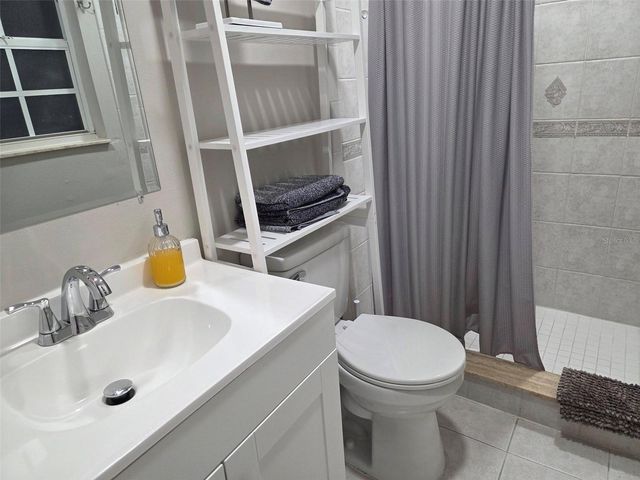 8024 CANDLEWOODE DRIVE, Largo, FL 33773