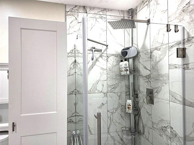 8024 CANDLEWOODE DRIVE, Largo, FL 33773