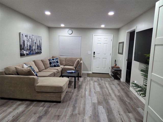 8024 CANDLEWOODE DRIVE, Largo, FL 33773