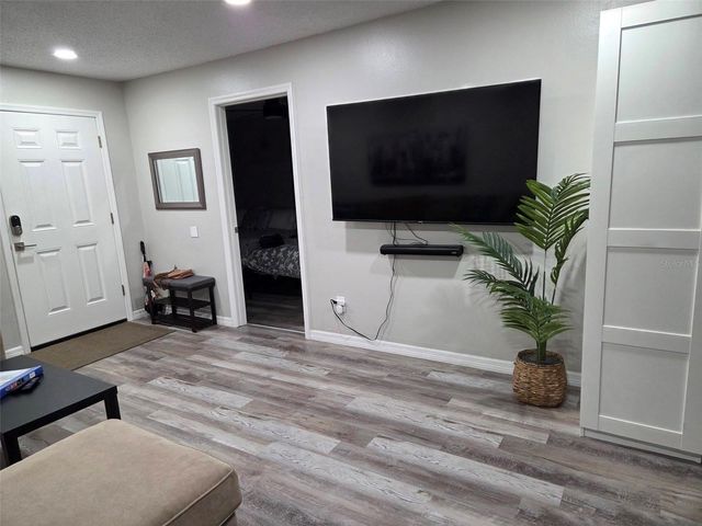 8024 CANDLEWOODE DRIVE, Largo, FL 33773