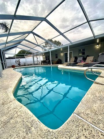 8024 CANDLEWOODE DRIVE, Largo, FL 33773