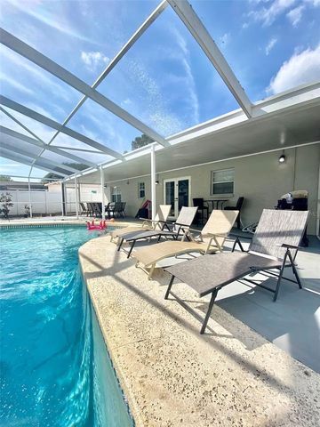 8024 CANDLEWOODE DRIVE, Largo, FL 33773