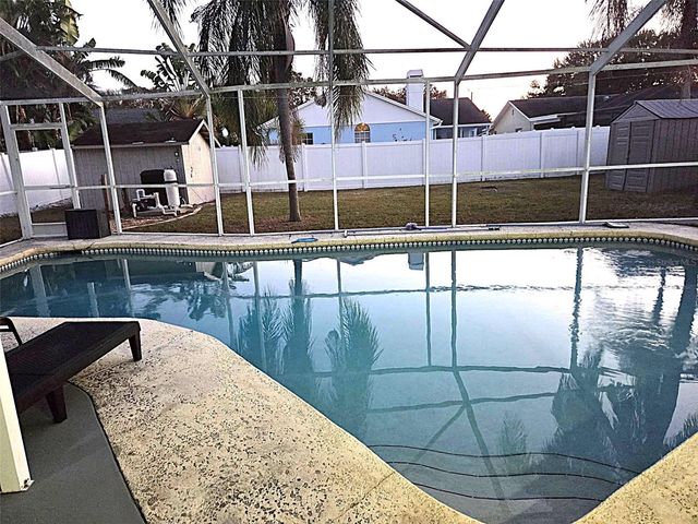 8024 CANDLEWOODE DRIVE, Largo, FL 33773