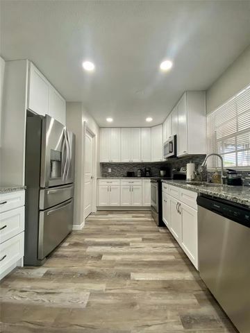 8024 CANDLEWOODE DRIVE, Largo, FL 33773