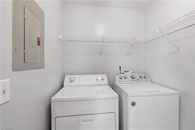 5934 W Friendly Avenue J, Greensboro, NC 27410