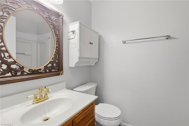 5934 W Friendly Avenue J, Greensboro, NC 27410