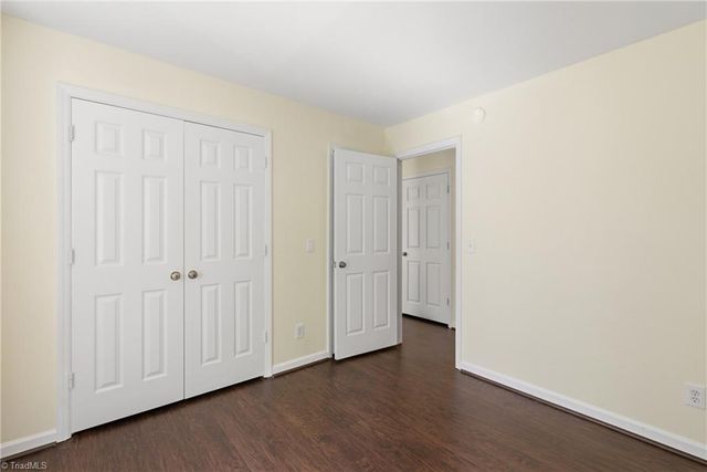 5934 W Friendly Avenue J, Greensboro, NC 27410