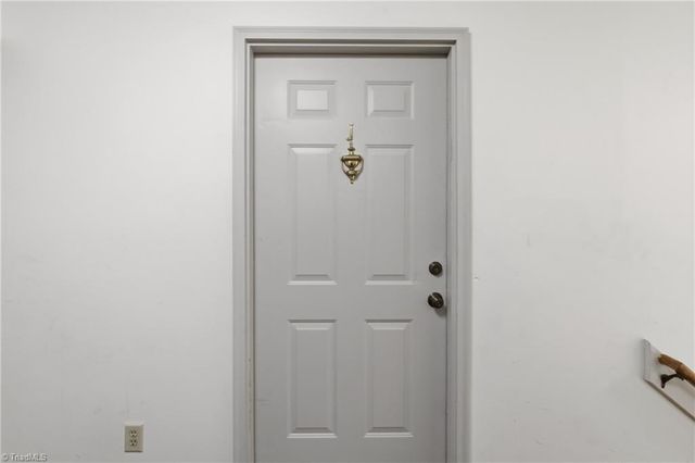 5934 W Friendly Avenue J, Greensboro, NC 27410