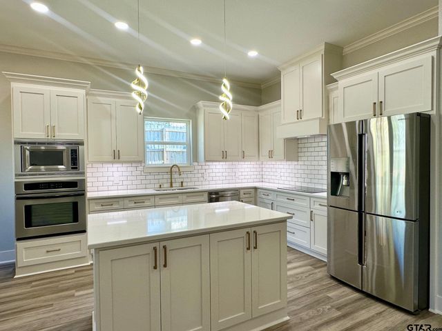 1126 Pollard Dr, Tyler, TX 75701