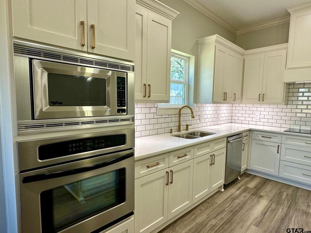 1126 Pollard Dr, Tyler, TX 75701