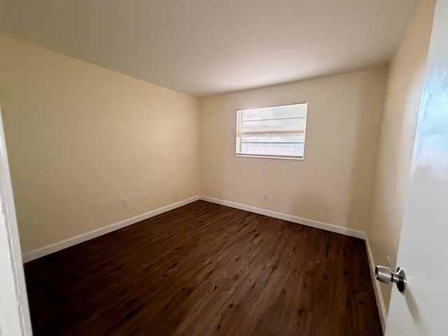 1505 Crescent Circle B21, Lake Park, FL 33403