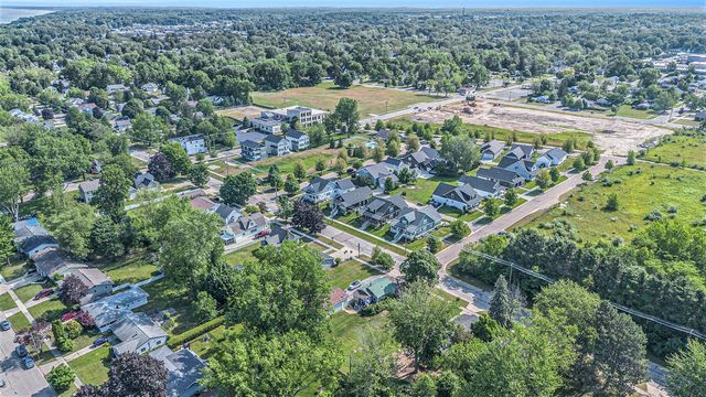 1006 St Joseph Street, South Haven, MI 49090