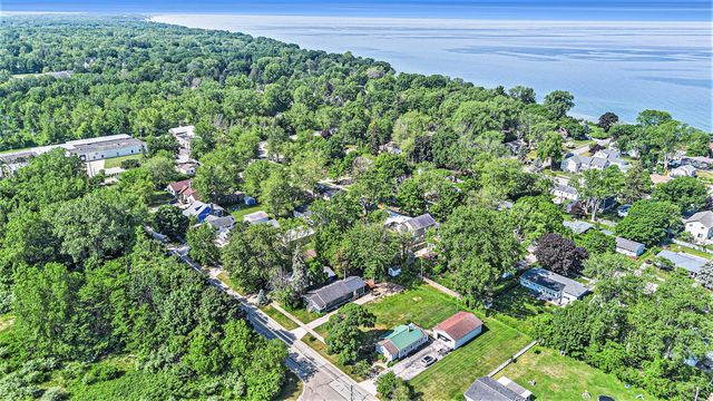 1006 St Joseph Street, South Haven, MI 49090