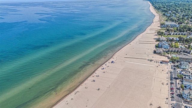 1006 St Joseph Street, South Haven, MI 49090