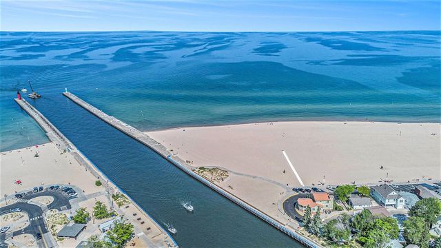 1006 St Joseph Street, South Haven, MI 49090