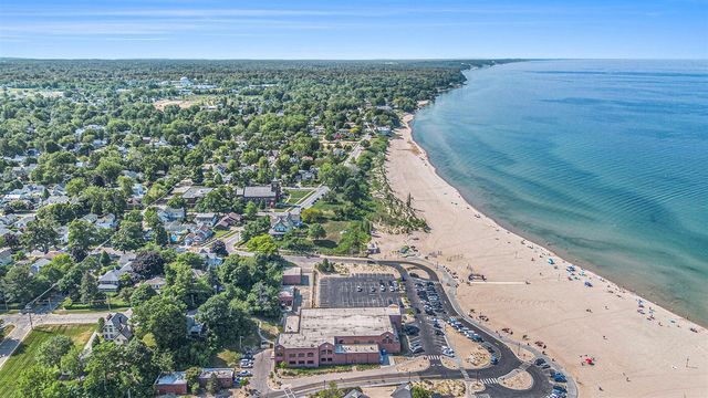 1006 St Joseph Street, South Haven, MI 49090