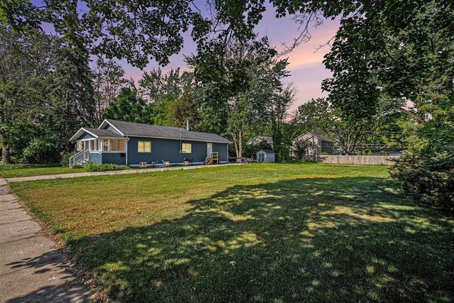 1006 St Joseph Street, South Haven, MI 49090