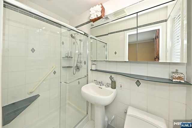 619 Montview Place, River Vale, NJ 07675