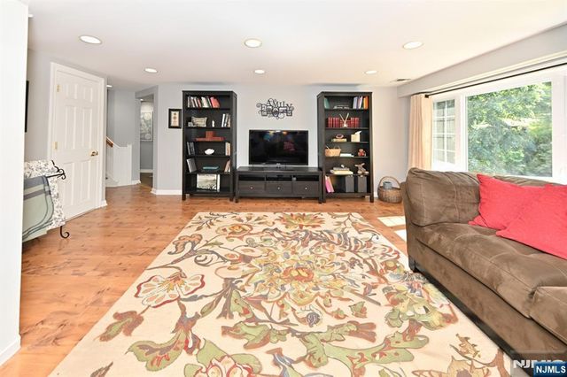 619 Montview Place, River Vale, NJ 07675