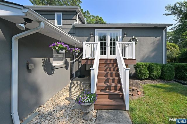 619 Montview Place, River Vale, NJ 07675