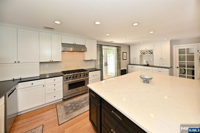 619 Montview Place, River Vale, NJ 07675