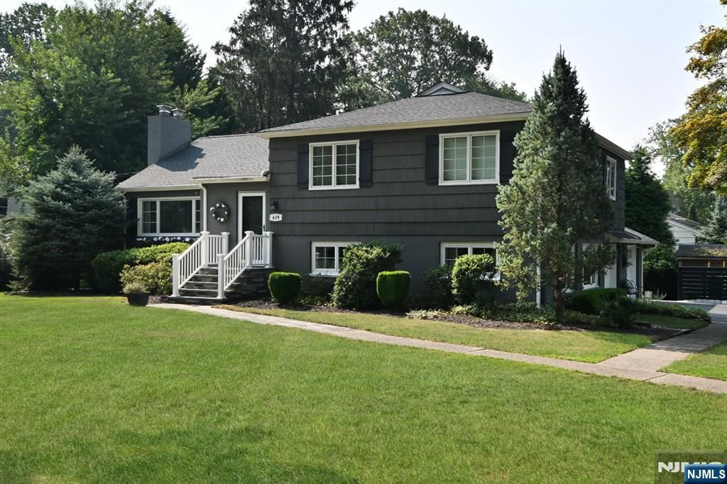 619 Montview Place, River Vale, NJ 07675